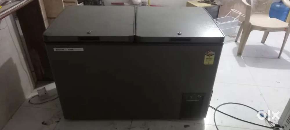 D fridge for cold drinks and milk