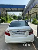 Amaze Cng on paper back camera 7D maat new insurance new tyre