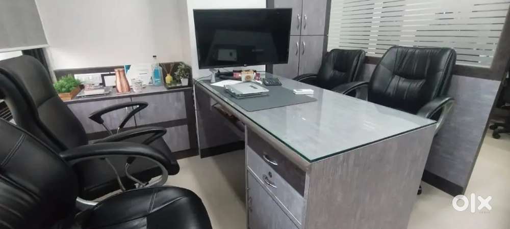 Ready to move space office for lease in crystal plaza andheri west