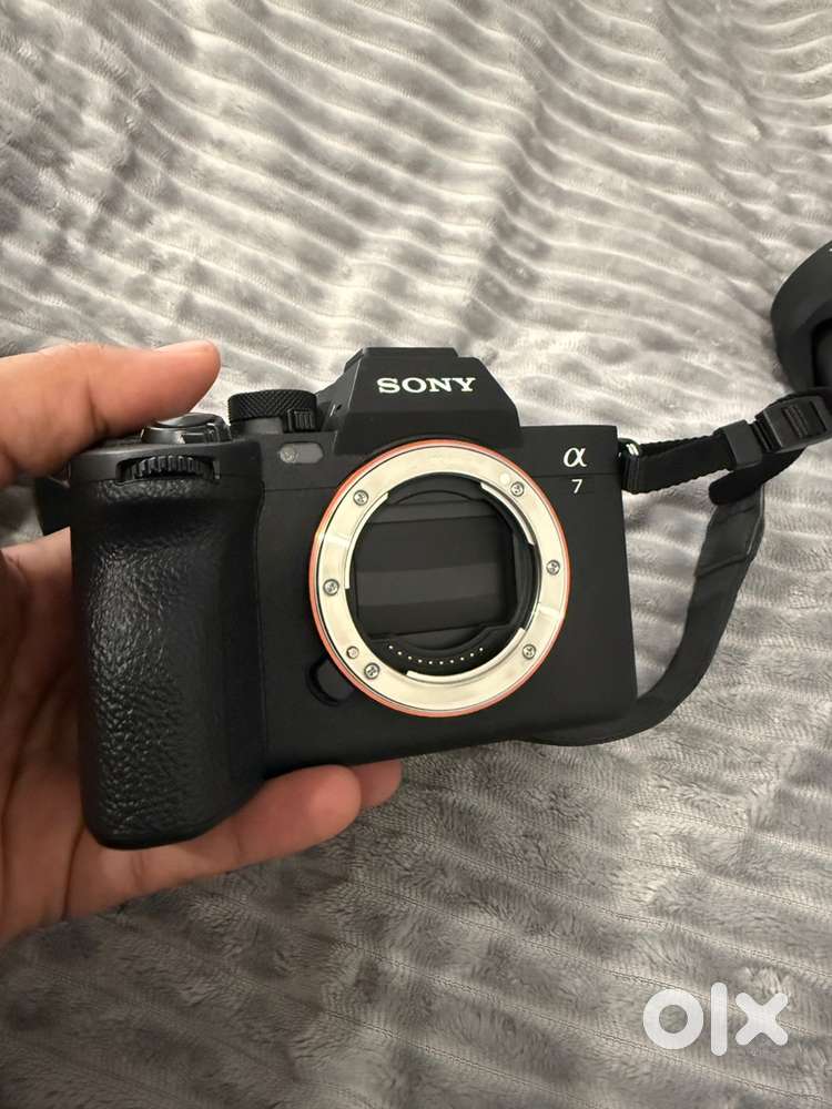 Sony A7M4 body only