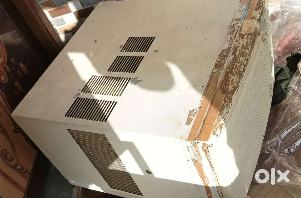 Samsung 1.5 Ton Window Air Conditioner -

Excellent Condition