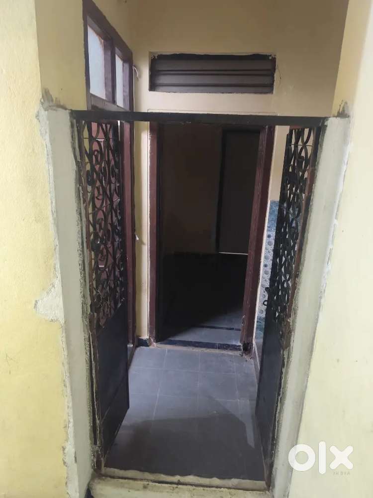 Small type appartment for small family ans serious one