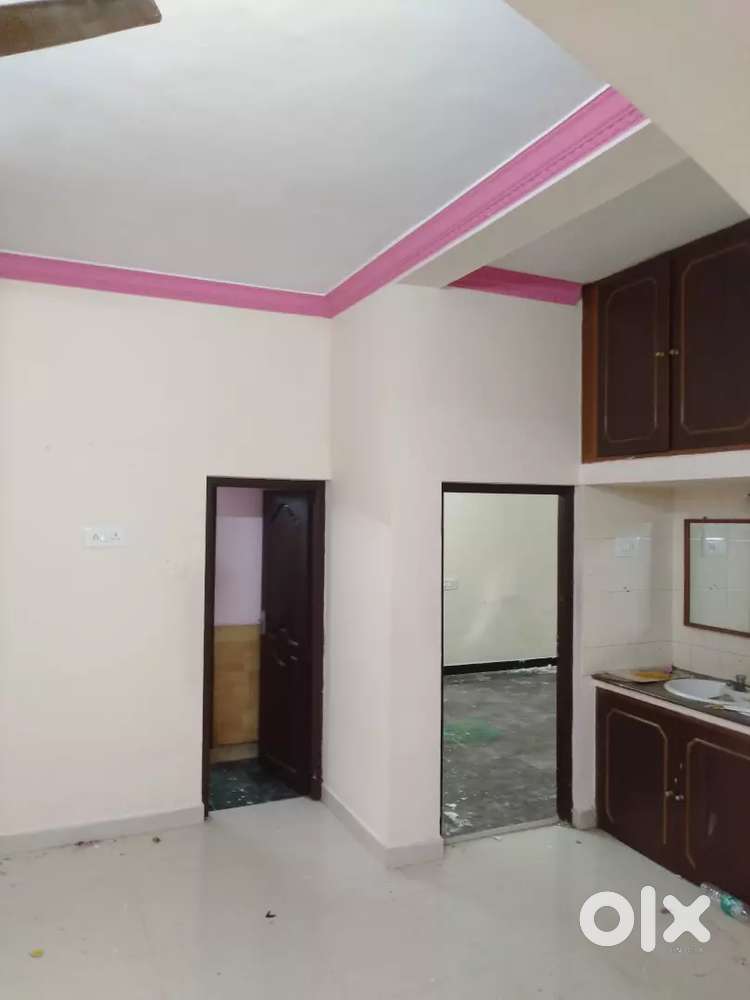 Independent house for sale in valsarvakkam