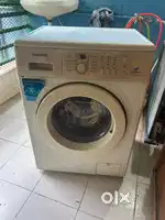 Samsung 5.5 kg front loading fully automatic washing machine.