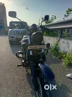 Avenger 220 street