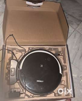 Deebot floor cleaning machine