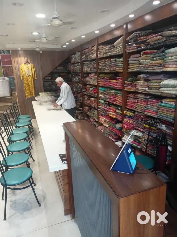 Require Sales Person & helper