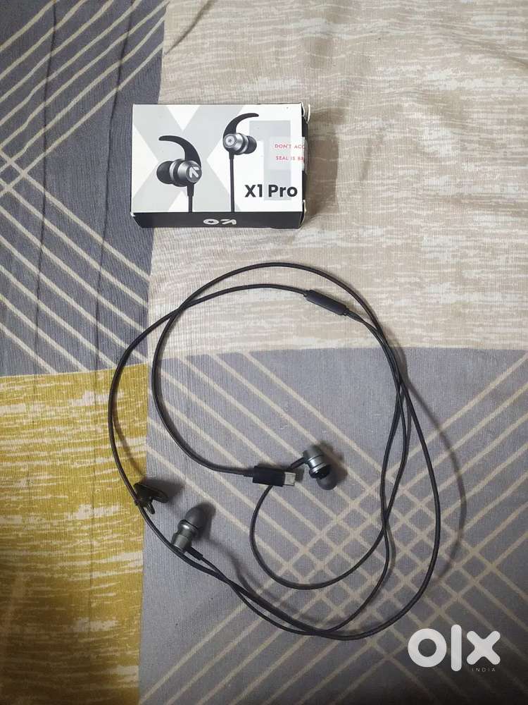 X1 Pro Type-C Wired Earphones in excellent condition.