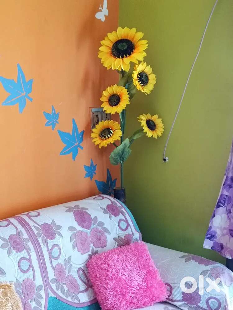 5 seater sofa and dressing table