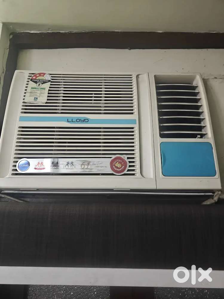 1 ton Lloyd AC in good working condition