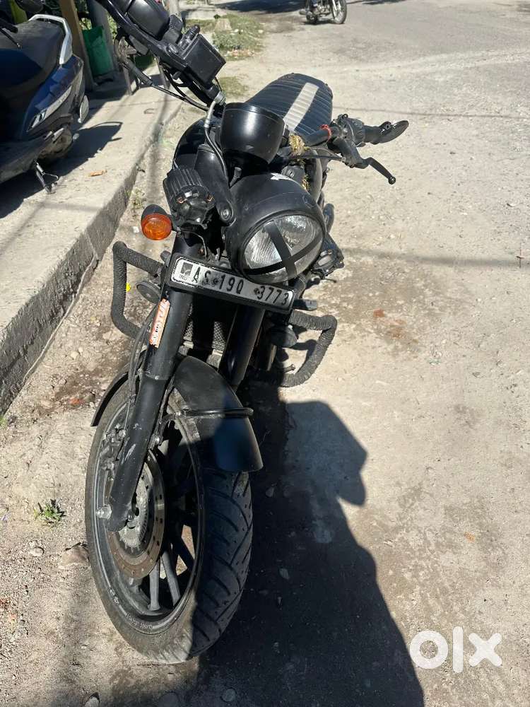 Dual channel abs mileage 30kmpl