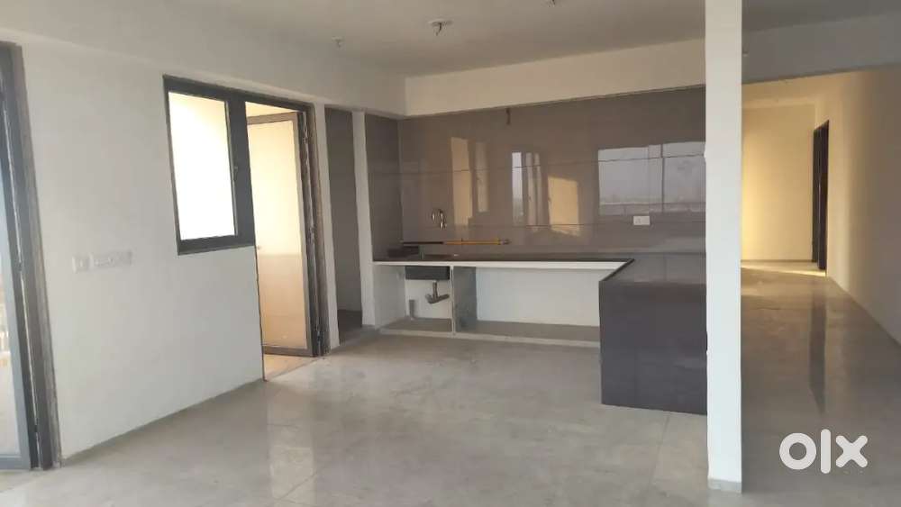 4 BHK flat for rent at Science City.