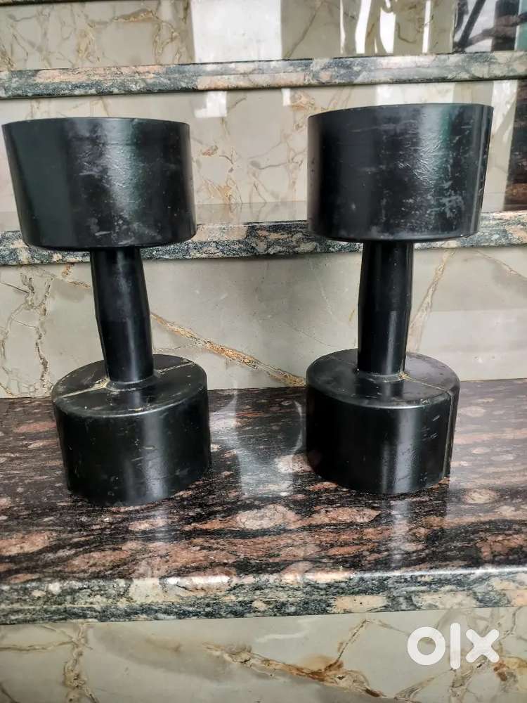 Dumbells set 5 kg each in good condition