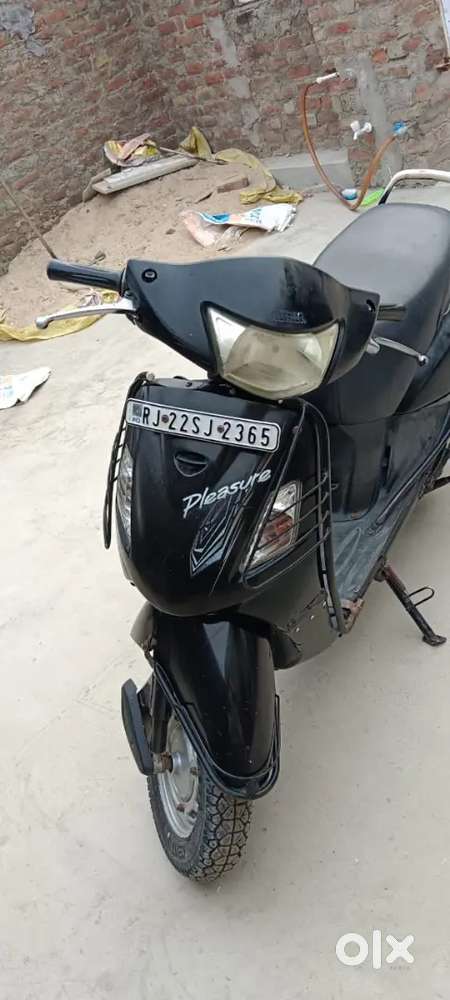 Hero Pleasure 2010 Model – साफ गाड़ी, नए टायर-बैटरी, RC Transfer सहित