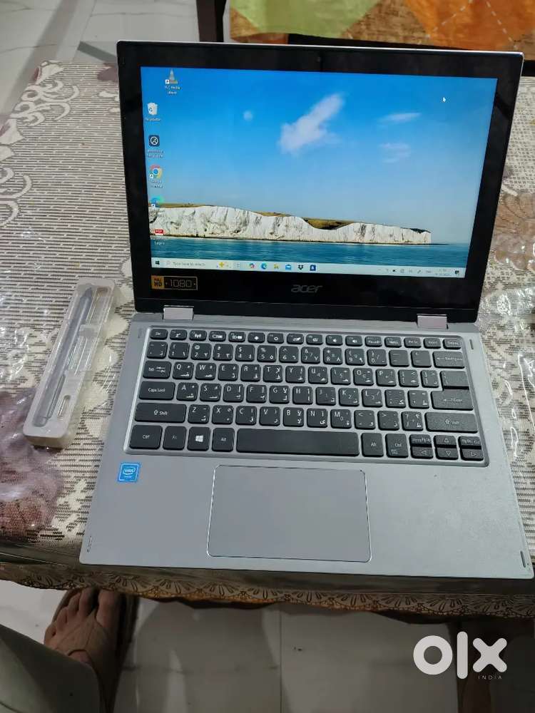 Acer Laptop 2-1 Touchscreen too with Pen.