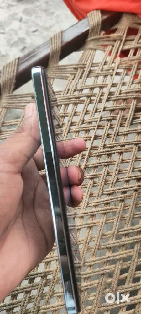 Ekadam new phone koi dikkat nahin no vil no charger