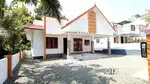 ഹൈവേയിൽ നിന്നും 100 മീറ്റർ മാത്രം