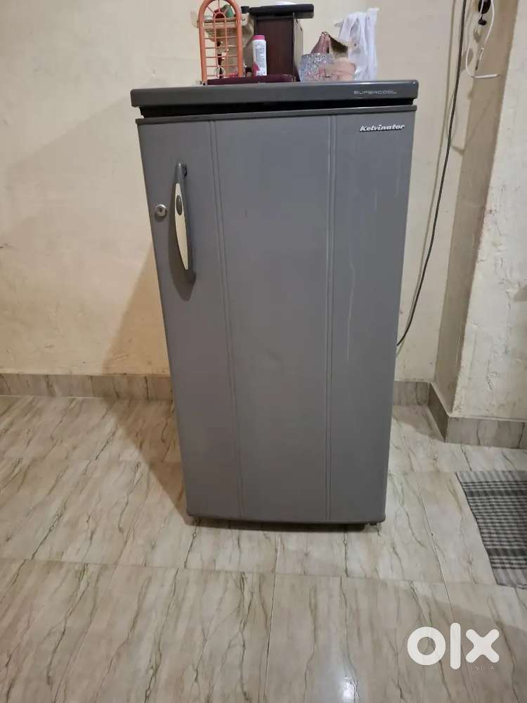 Fridge 8n silver colour