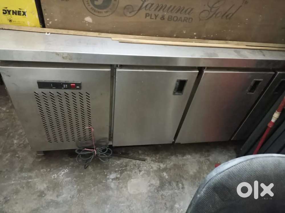 Undercounter chiller, oven, fredge,