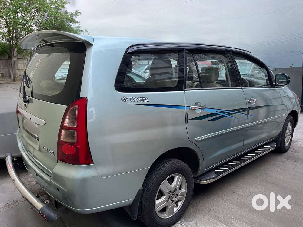 Toyota Innova 2.5 V 7 STR, 2005, Diesel