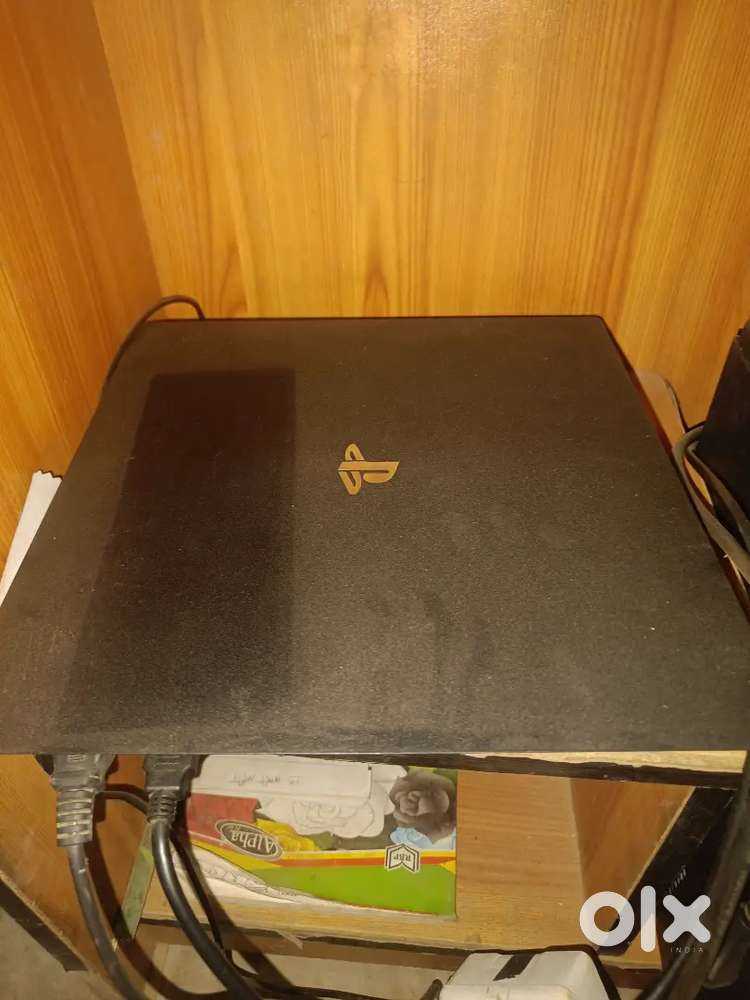 PS4 PRO CONSOLE