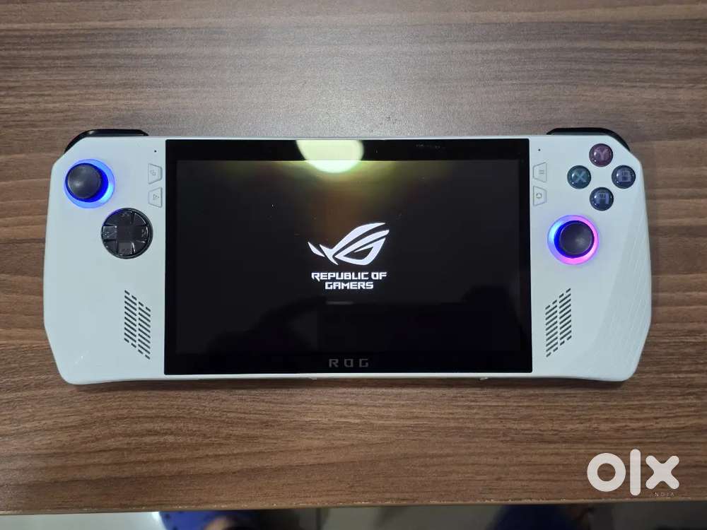 Asus ROG Ally Z1 Extreme w Free Stand