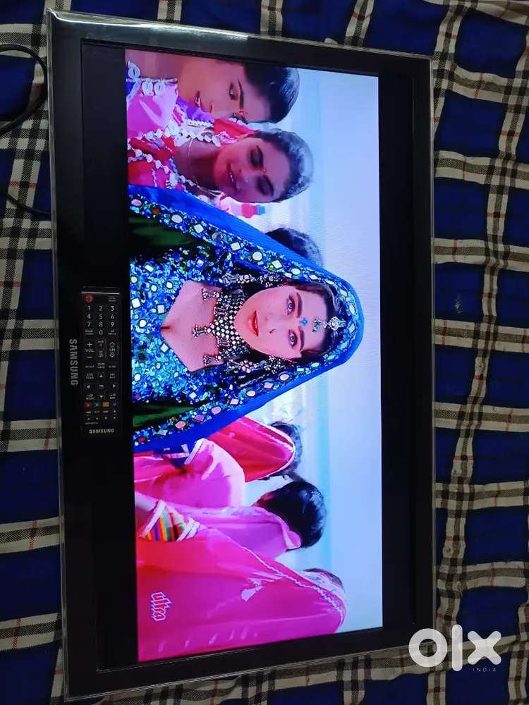 1 Vu led 40  2 samsung led tv