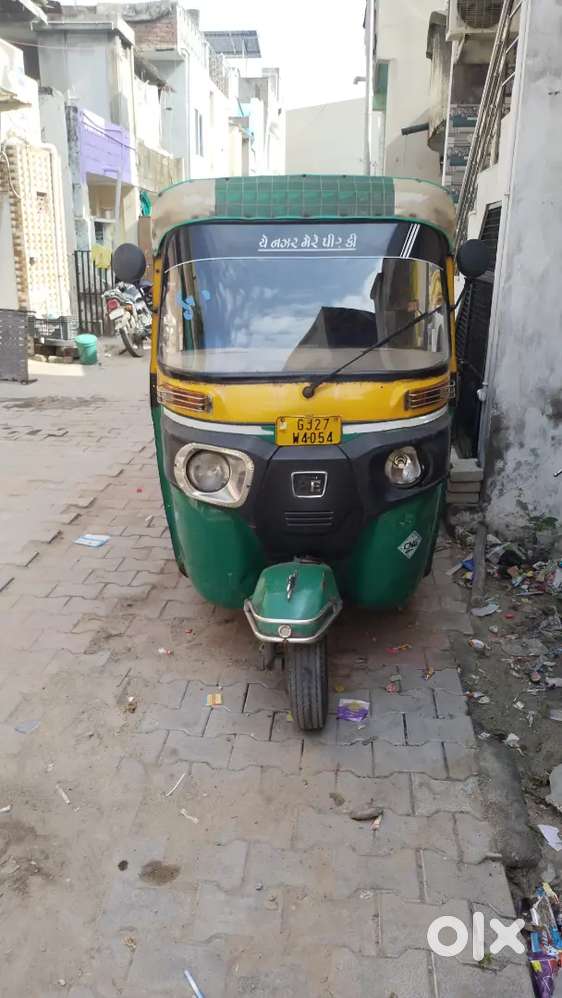 Bajaj auto rickshaw 4stock