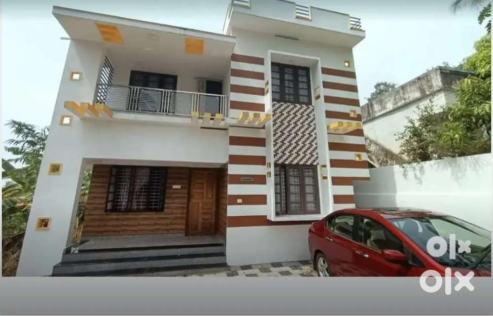 A ground floor with fully rounded walls buiding