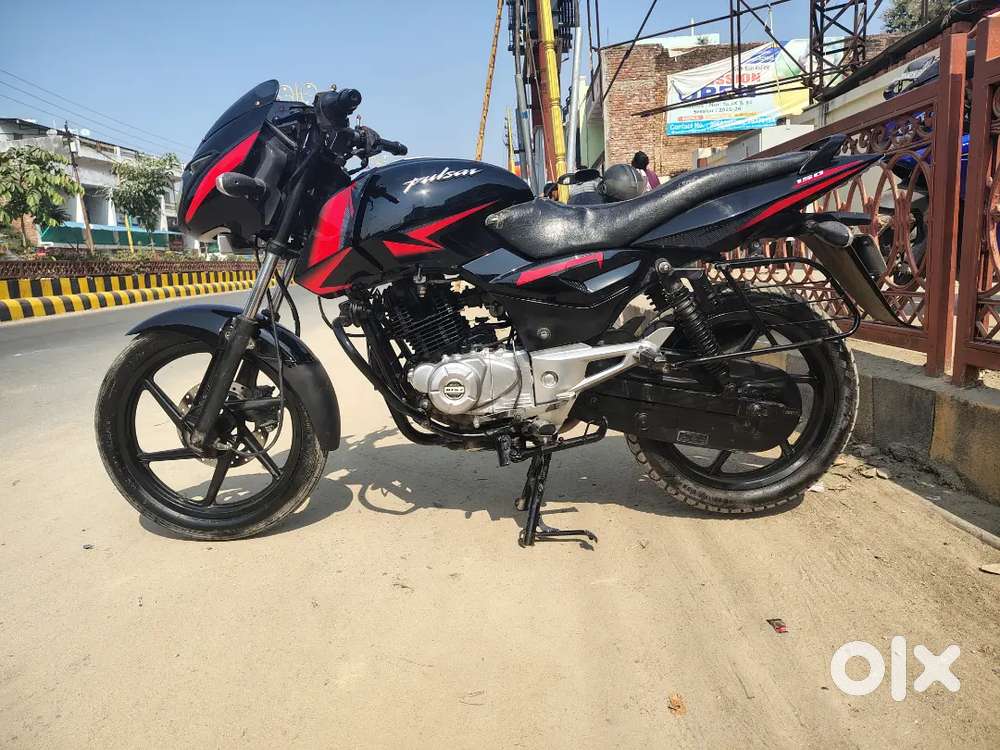 PULSAR 150cc एकदम शोरूम कंडीशन में कोई भी सिंगल स्क्रैच नहीं है