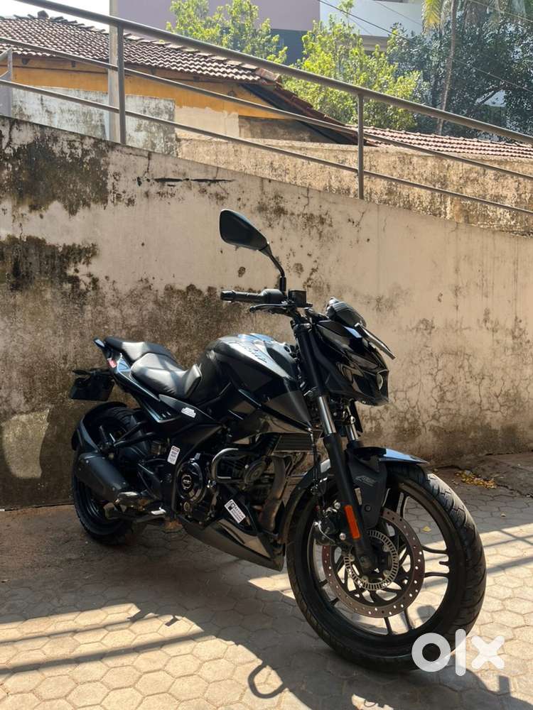 Bajaj Pulsar N250 Dual Channel ABS