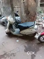 Scooty in well condition behetreen condition me sampark kare