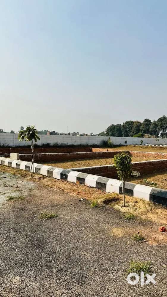 . जलसा रिजॉर्ट और खुर्दाही के पास बैंक लोन के साथ प्लॉट