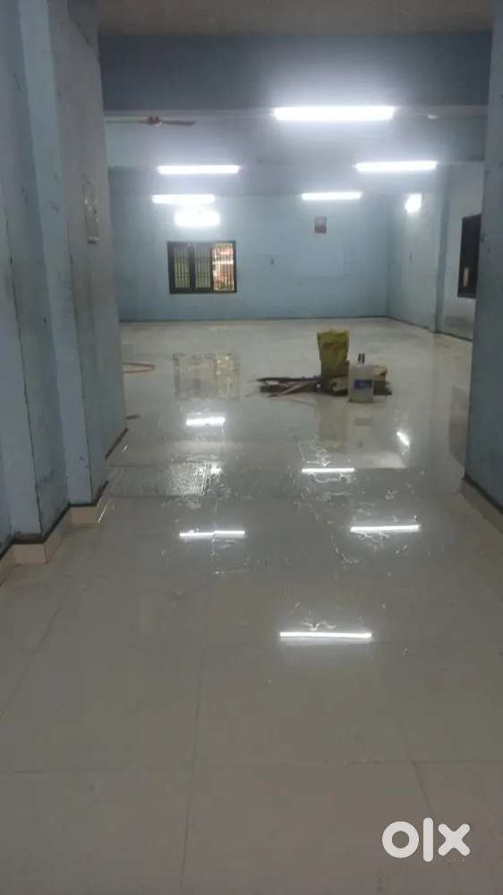 Commercial building for rent