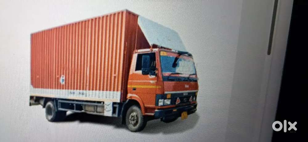 Need  a accountant employee  With experience and Tally.