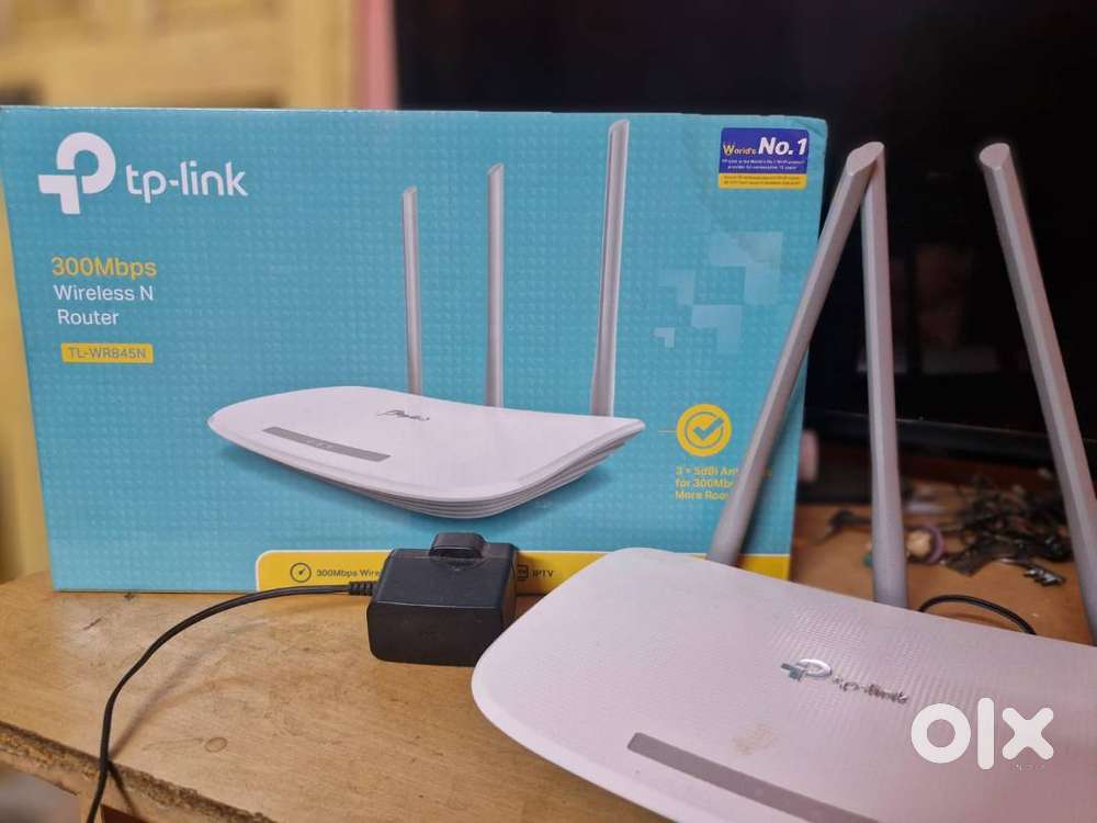 Wifi_Wireless Router 2.4 _ with box ( 3 month old)