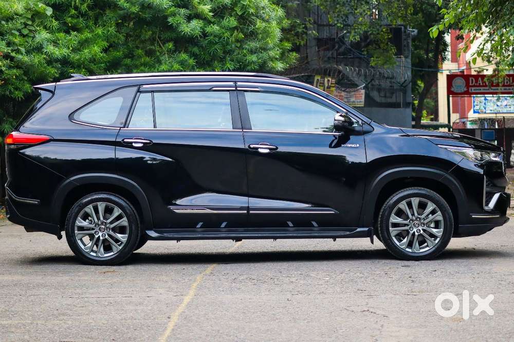 Toyota Innova Hycross 2.0 ZX (O) Hybrid 7 STR, 2024, Petrol