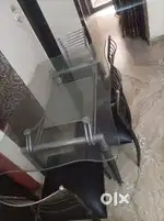 Very good condition dining table
