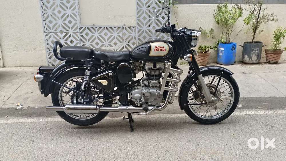 Classic 350 2nd owner black colour good condition