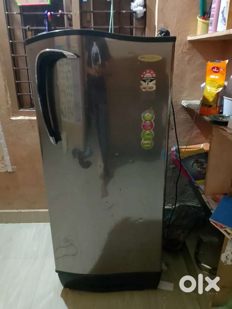 Selling single refrigerator in good condition