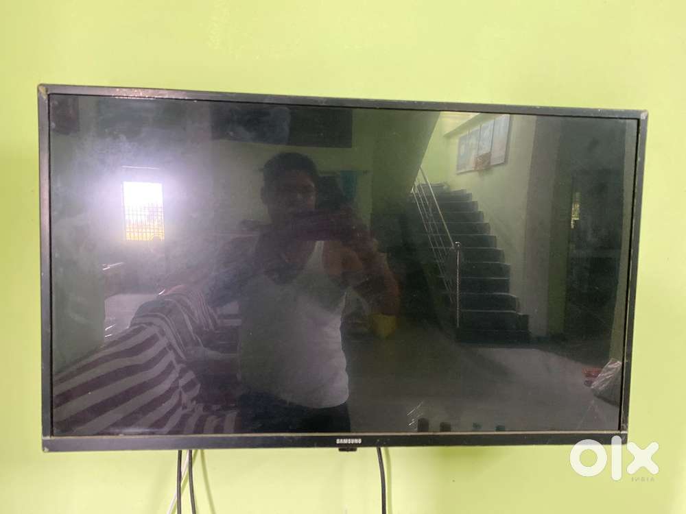 Samsung 32 inch HD LED smart tv