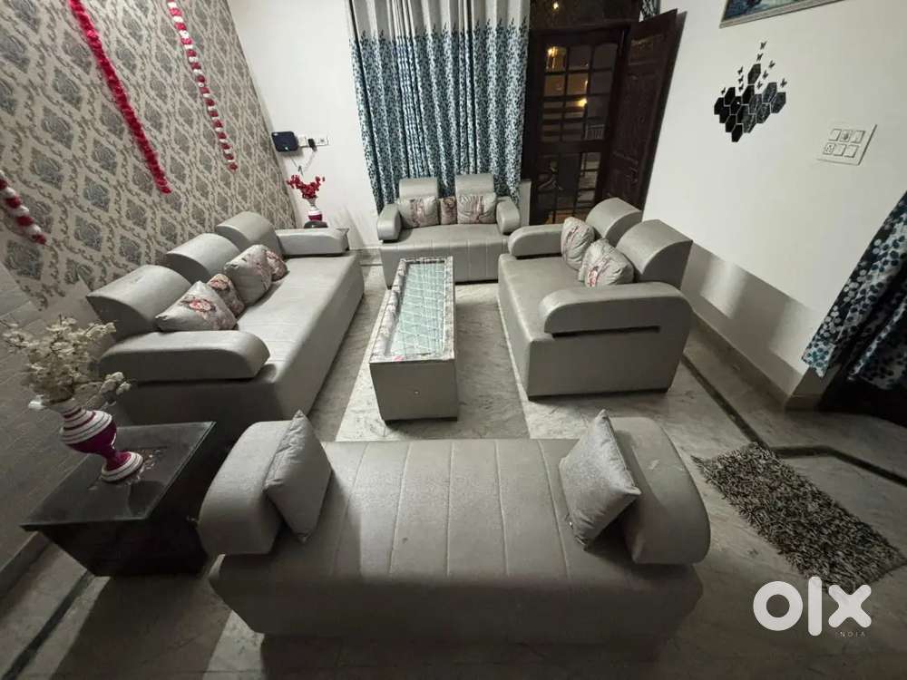 Elegant 7-Seater Sofa Set for Sale – Excellent Condition