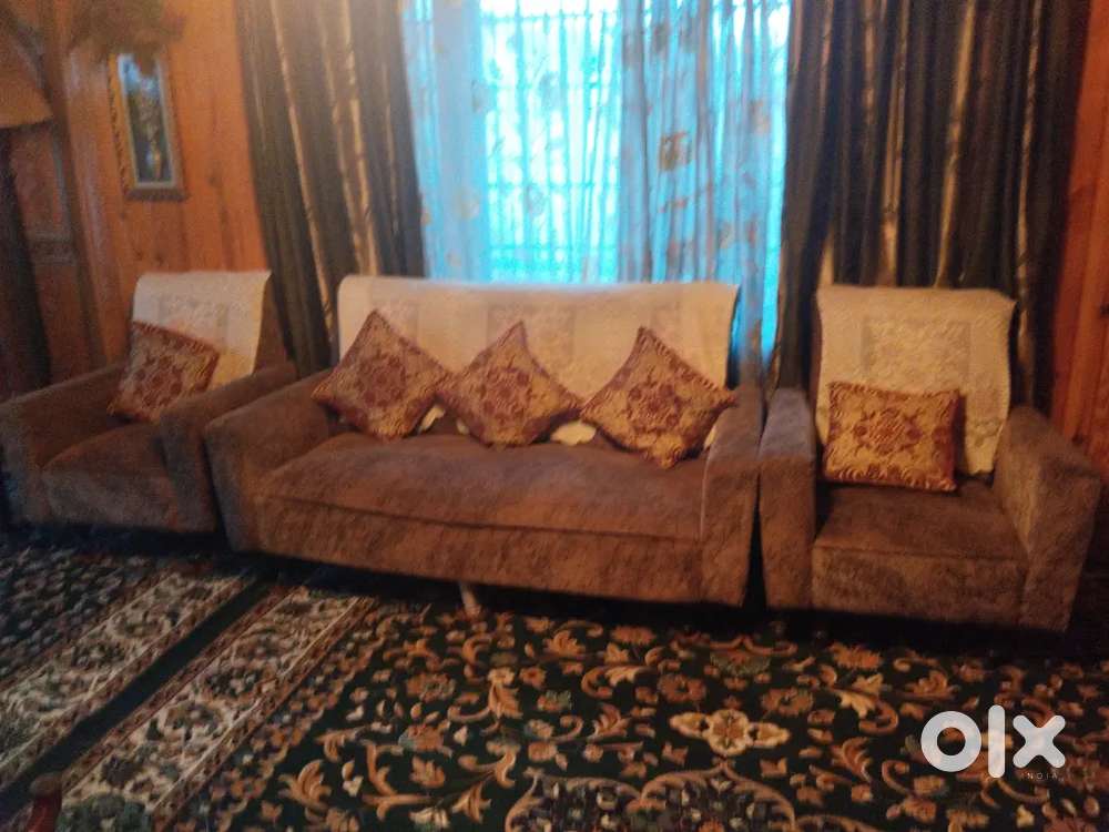 Sale of sofa set