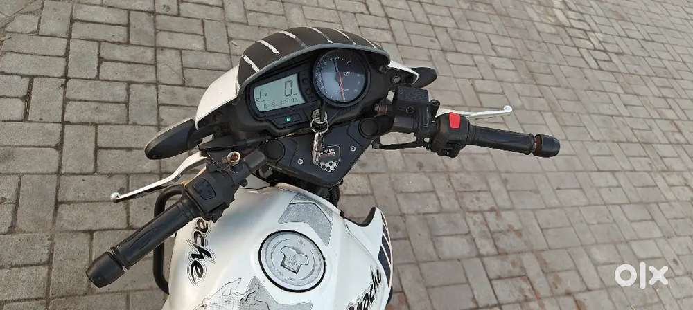 TVS APACHE RTR 180
