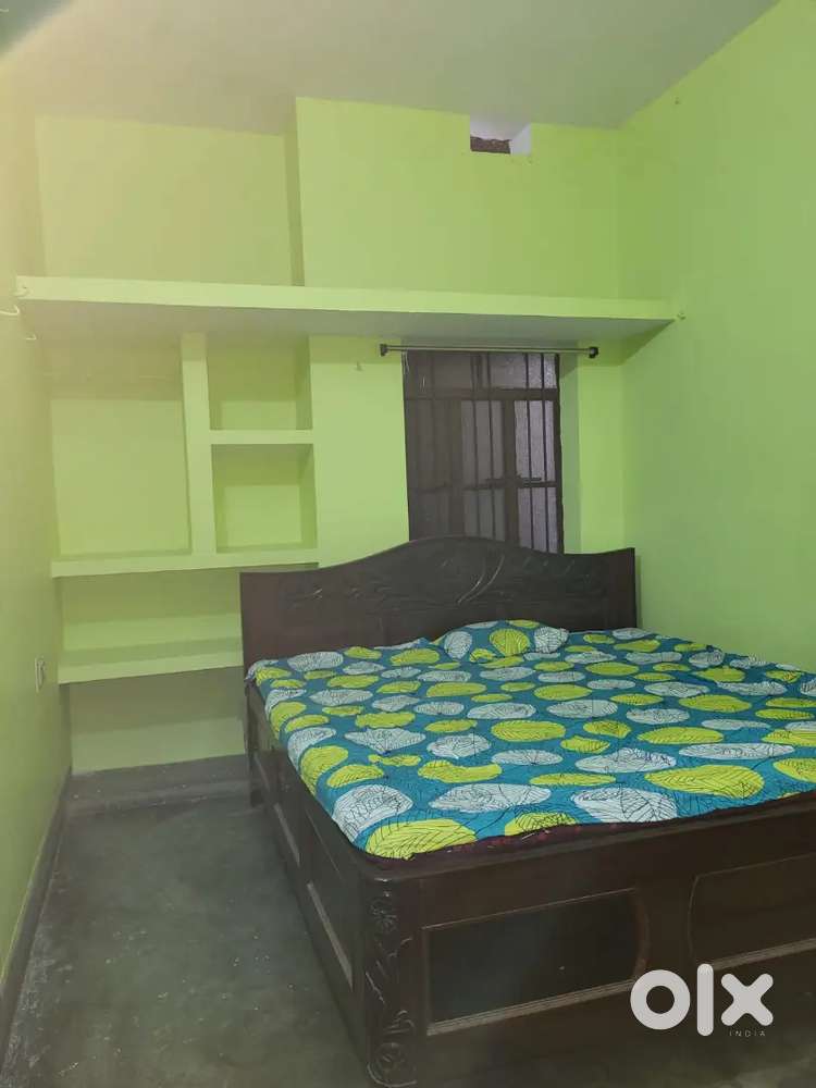 2BHK semi furnished flat for families