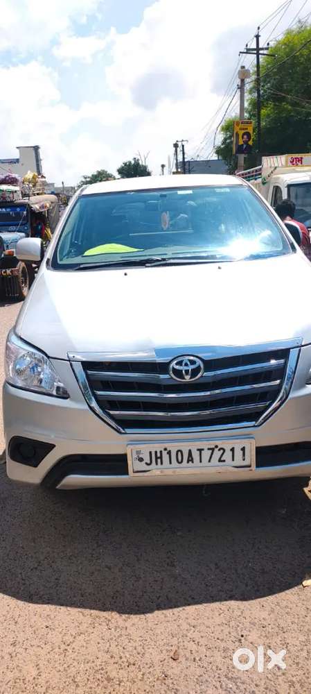 Toyota Innova 2015 Diesel 180000 Km Driven