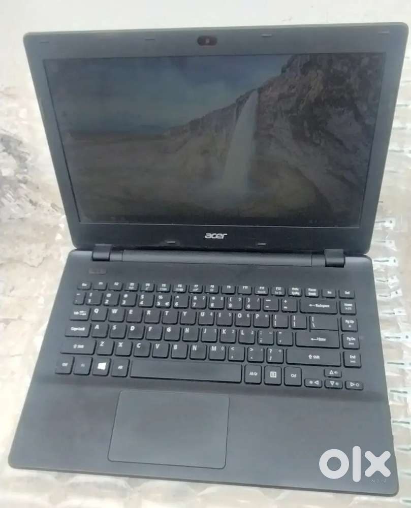 Acer core i5 5th gen 8GB 256gb ssd