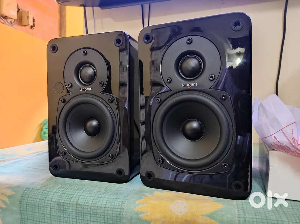tangent EVO E4i studio power speakers 50 Watts brand new condition