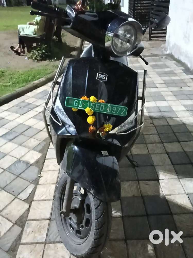 Very good condition and also battery and under warrenty