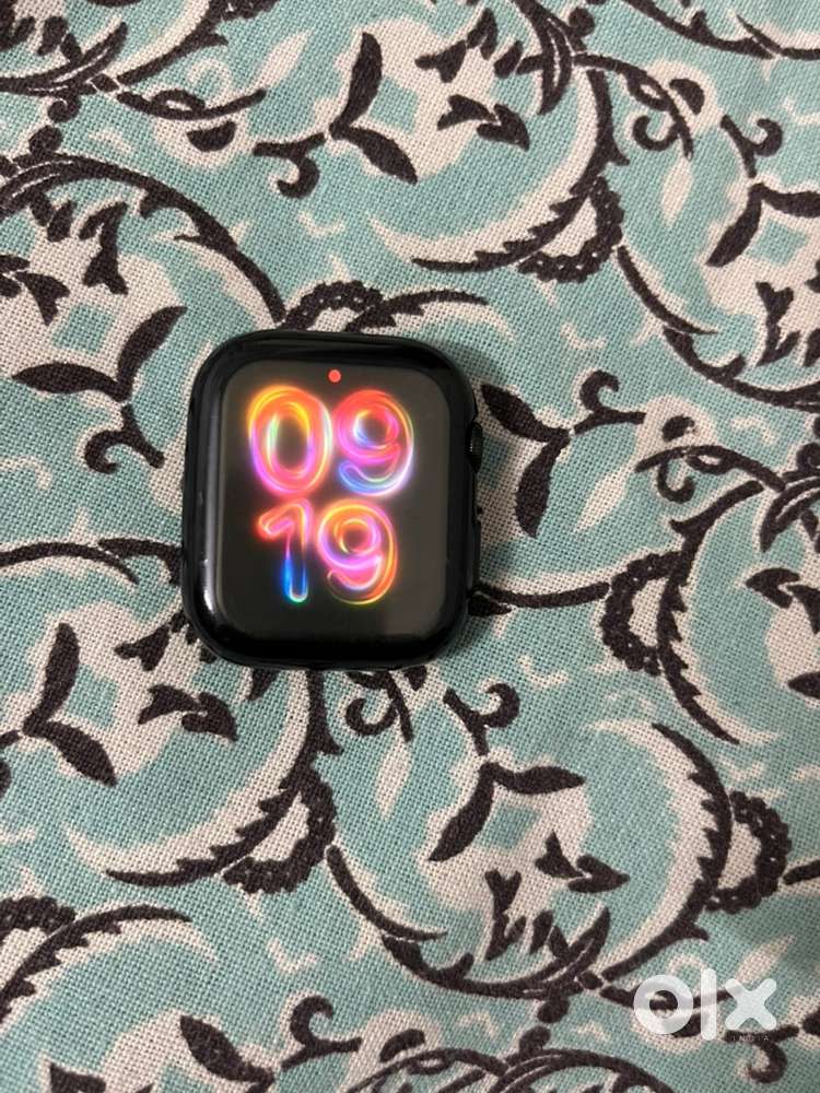 Apple Watch Series 5 44mm – Excellent Condition